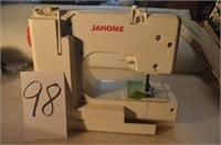 JANOME MDL 525 SMALL SEWING MACHINE