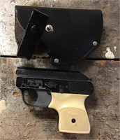 Mondial starter pistol with holster