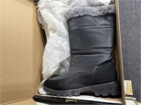 (1) 7.5 and (2) 8 Women's Black Boots