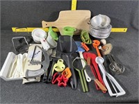 Kitchen utensils and cutting boar