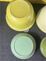 Country Craft Serving Bowls with Lids