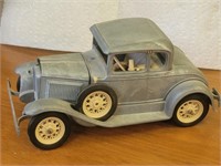 Vintage Hubley metal car 7"L