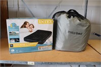 Lot of 2 inflatable mattresses, untested