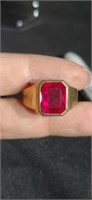 10K Gold & Ruby Mens Ring size 10.5. 5.51 g tw