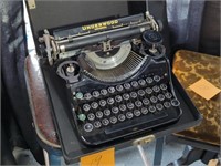 Underwood Universal Typewriter with Case