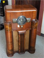 Zenith Console Radio