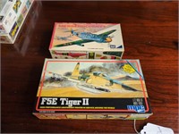 (2) 1/72 Airplane Model Kits
