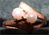 10k yellow gold ladies ring w/pearls?, 2.2 grams