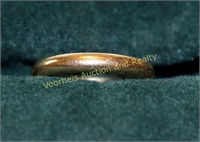 14k gold ladies wedding band, 2.6 grams