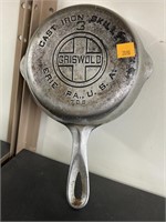 GRISWOLD 7in Cast Iron Skillet.