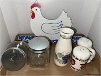 Kitchen, Rooster Decor, S&P Shakers, Containers