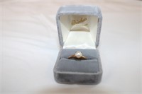 10 KT GOLD PEARL RING TW 3 GRAMS