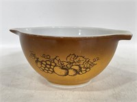 Vintage Pyrex Old Orchard mixing bowl