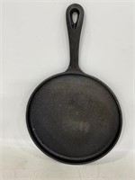 Small Galerie cast iron egg skillet pan