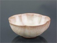 Chinese Ge Sytle Lobed Porcelain Bowl