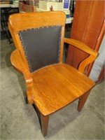 ANTIQUE OAK COURTROOM STYLE LEATHER BACK CHAIR