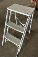 Folding metal step stool (25"H), *LYR