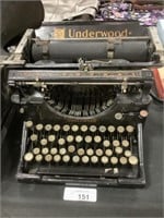 Underwood Antique Typewriter.
