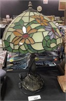 Tiffany Style Leaded Stained Glass Table Lamp.
