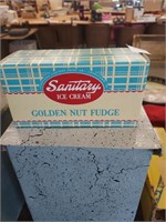 Sani-Dairy ice cream box 1 quart