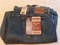 New Wrangler size 48x28 relaxed fit jeans