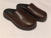 New size 11w Dia Comfort slippers