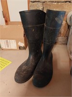 Rubber boots size 13