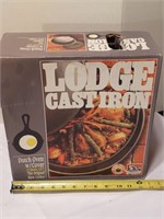 New Lodge cast iron 7 quart dutch oven with cover