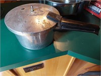 Used Presto pressure cooker pan