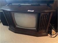 Vintage Magnovox Console TV - not tested