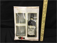 CANADIAN CLUB WHISKEY Gift Set ...bottle is empty.