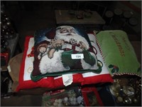 (5) Holiday Throw Pillows