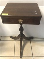 ACCENT TABLE SINGLE DRAWER