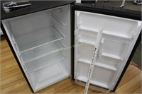 Fridgidaire smaller refrigerator/freezer