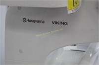 Husqavarna Viking Platinum MN|1000 Embroidery