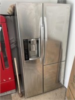 LG REFRIGERATOR IN WORKING CONDITION