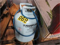 Refrigerant tank