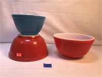Vintage Pyrex Nesting/Mixing Bowls