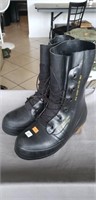1 Pair Of Cold Weather Military Boots