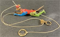 DISTLER MONKEY CLIMBING STRING PENNY TOY