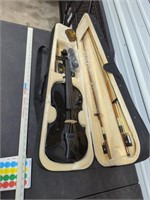 Cecilio violin and case