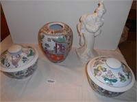 Vtg. Chinese Covered Soup/Rice bowl