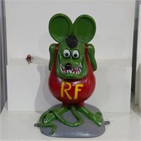 NO RESERVE - LARGE RATFINK STATUE