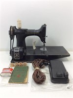 Singer Featherweight 221 Sewing Machine. No Case