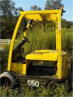 Hyster 550 NO forks, No battery as is