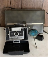 Polaroid 250 land camera w/case