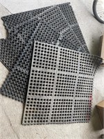 4 Rubber floor mats