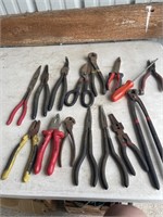 Box 15 plies  snips and othr tools