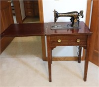 Vintage Singer Sewing Machine W/Cabinet
