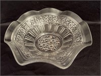 Vintage pressed glass serving bowl 10”